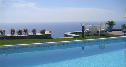 Villa Montefontane - "Camelia Apartment" - lähellä Bordigheraa