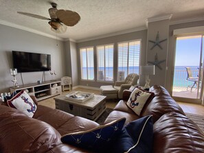 Televisión y reproductor de DVD 