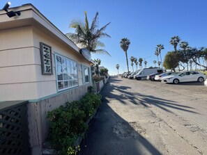 Exterior - Cozy Studio/Flat Steps to Ocean745 1/2 - Sleeps 2, BBQ, Next to Belmont Park (San Diego)