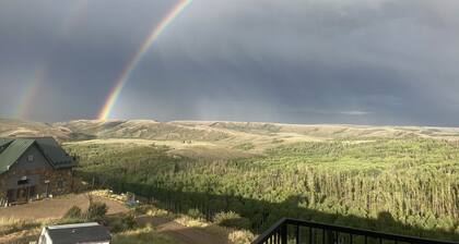 Bills Mountain Cabin AWD, no wifi off grid log cabin, dark skies