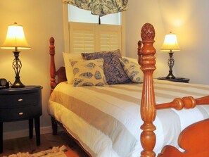 2 bedrooms, iron/ironing board, WiFi, bed sheets - Pointed Fir Cove Cottage - Stunning Ocean Front Retreat! (Boothbay)