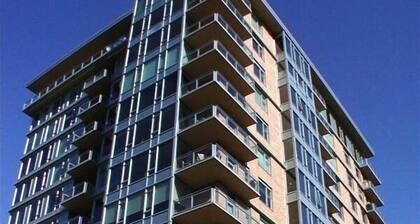 River Front Portland Oregon Condo $9000 a mo. Less than hotels!