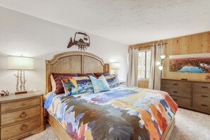 2 室のベッドルーム、アイロン / アイロン台、WiFi (無料)、ベッドシーツ