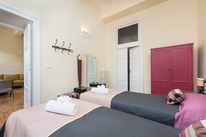 2 Schlafzimmer, Zimmersafe, Bügeleisen/Bügelbrett, kostenloses WLAN