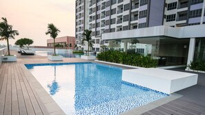 Kolam renang terbuka 