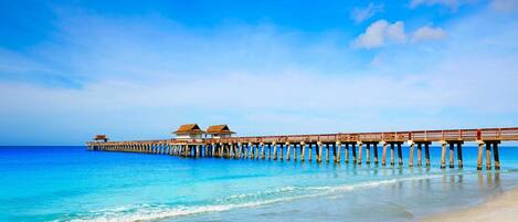 Beach nearby, sun loungers, beach towels