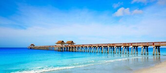 Beautiful house w/Private Heated Pool, minutes from beaches, golf & shopping