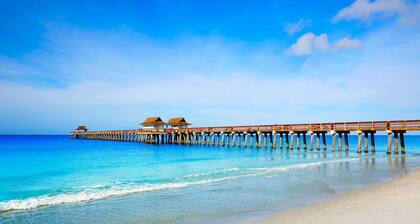 Beautiful house w/Private Heated Pool, minutes from beaches, golf & shopping