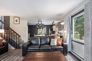 Interior - 2BR HOME - DOGS OK! - 1 BLOCK OFF MAIN ST - 6 MI TO SKI - ON 10 MILE CREEK (Frisco)