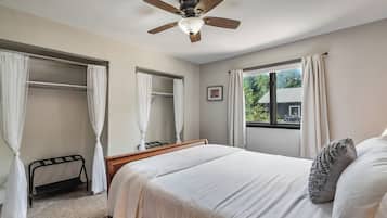 2 bedrooms, iron/ironing board, free WiFi, bed sheets