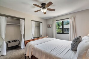 2 bedrooms, iron/ironing board, free WiFi, bed sheets