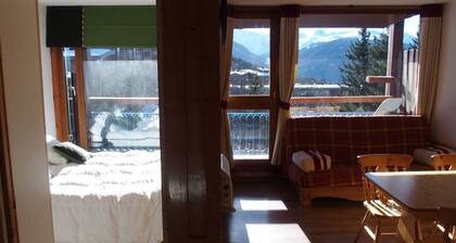 2 bedrooms, sleeps 6, Nova 1, Arcs 1800, facing south, parking, Wi-Fi,