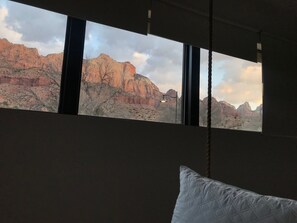 Interior - OBSERVATION POINT- 2 Miles from main entrance to ZNP New Barrel Sauna by river (Springdale)