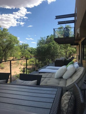Terrace/patio - OBSERVATION POINT- 2 Miles from main entrance to ZNP New Barrel Sauna by river (Springdale)