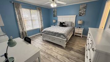 2 bedrooms, desk, free WiFi, bed sheets