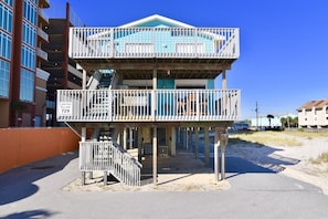 Exterior - Beautiful, convenient location No hallways or elevators. Large private porch (Gulf Shores)