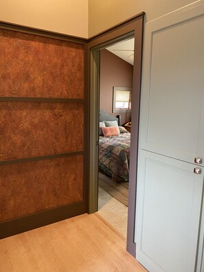 4 habitaciones, tabla de planchar con plancha y wifi gratis 