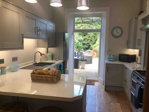 NEU! Wunderschönes Steinhaus in Ryde, das einst von Königin Victoria besucht wurde!