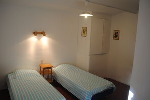 2 chambres, fer et planche à repasser, Wi-Fi gratuit