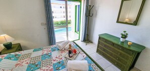 2 bedrooms, desk, iron/ironing board, free WiFi