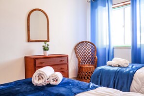 2 bedrooms, desk, iron/ironing board, free WiFi - Large apartment, sleeps 6, close to the town center and the beach (Unknown)