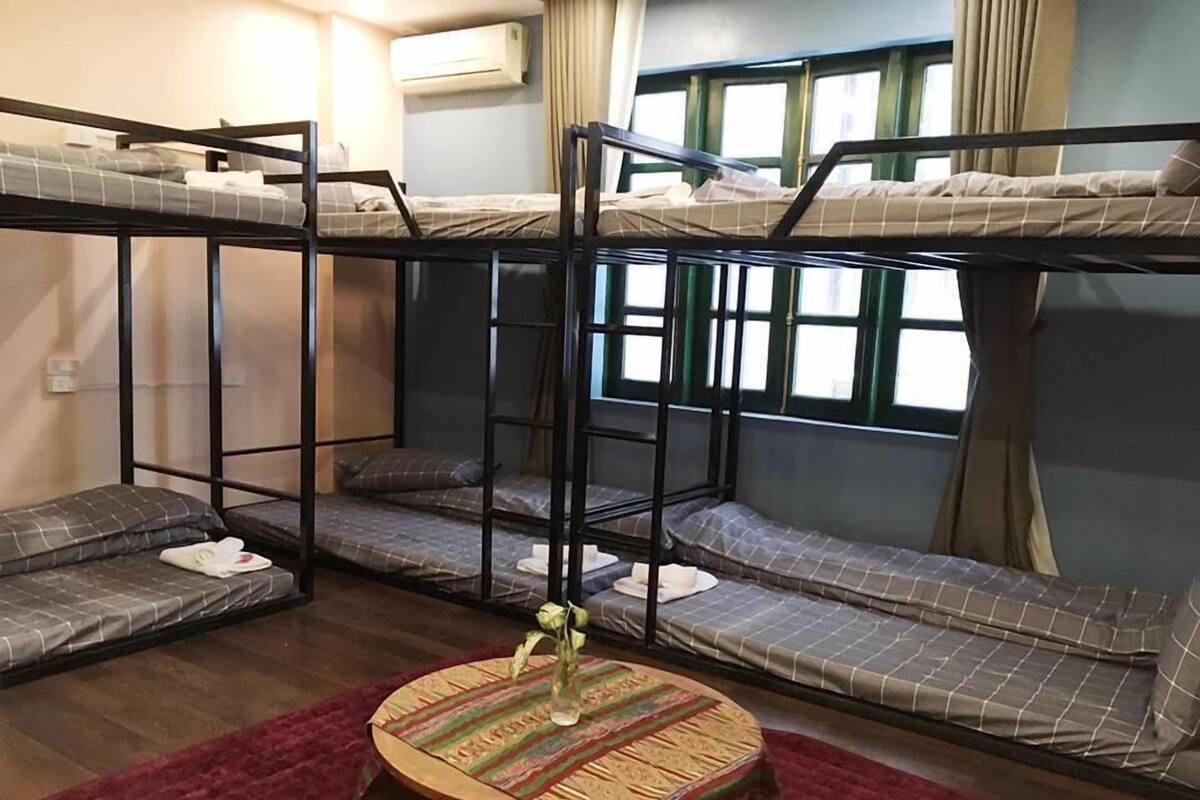 Basic Shared Dormitory | Laptop workspace, WiFi (free)