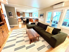 Smart TV, stereo, offices