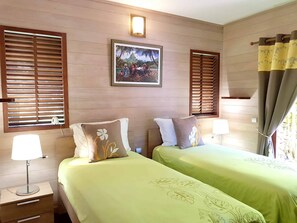 2 chambres, fer et planche à repasser, Wi-Fi, draps fournis