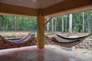 المنطقة المحيطة بالمنشأة