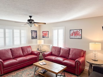 Liberty-themed rec room has lots of comfortable seatingResized