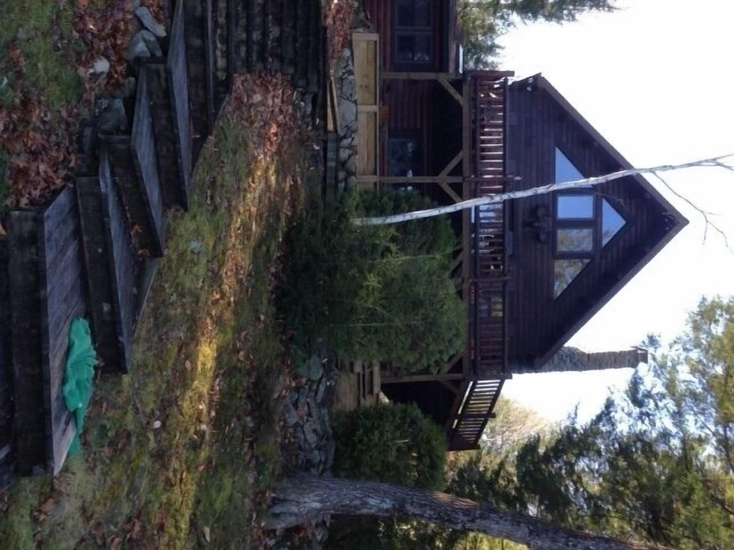 Year Round Log Cabin Built In 1989 On Long Lake (2,000 Sq Ft)