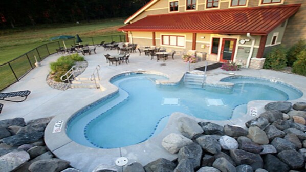 Indoor pool, outdoor pool -  July 4th 7/4-7/10/26 1200sqft 2bdrm2bath townhse Christmas Mntn Vill Wisc Dells (Wisconsin Dells)