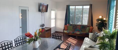 Smart TV, DVD player, stereo