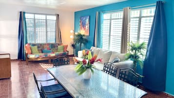 Smart TV, DVD player, stereo