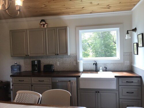 FEB VACATION SAATAVILLA Suuri historiallinen hiihtokoti!