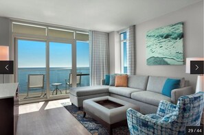 Smart TV, video-game console, DVD player, table tennis - July 11-18, 2026 - 3 bdr/3 bth Oceanfront @ Ocean 22 - Hilton Grand Vacations (Myrtle Beach)