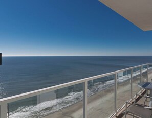Property grounds - July 11-18, 2026 - 3 bdr/3 bth Oceanfront @ Ocean 22 - Hilton Grand Vacations (Myrtle Beach)