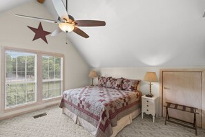 3 bedrooms, iron/ironing board, free WiFi, bed sheets