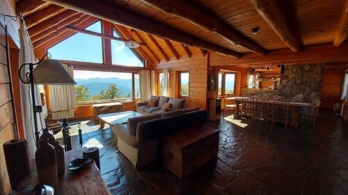 Argentinian Patagonia Andes ski, lake and mountainview