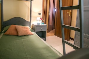 3 camere, ferro/asse da stiro, Wi-Fi gratuito, lenzuola