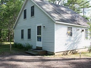 Exterior - Water Front Cape Style Cottage (Oxford)