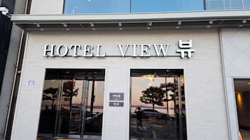 Fachada de la propiedad