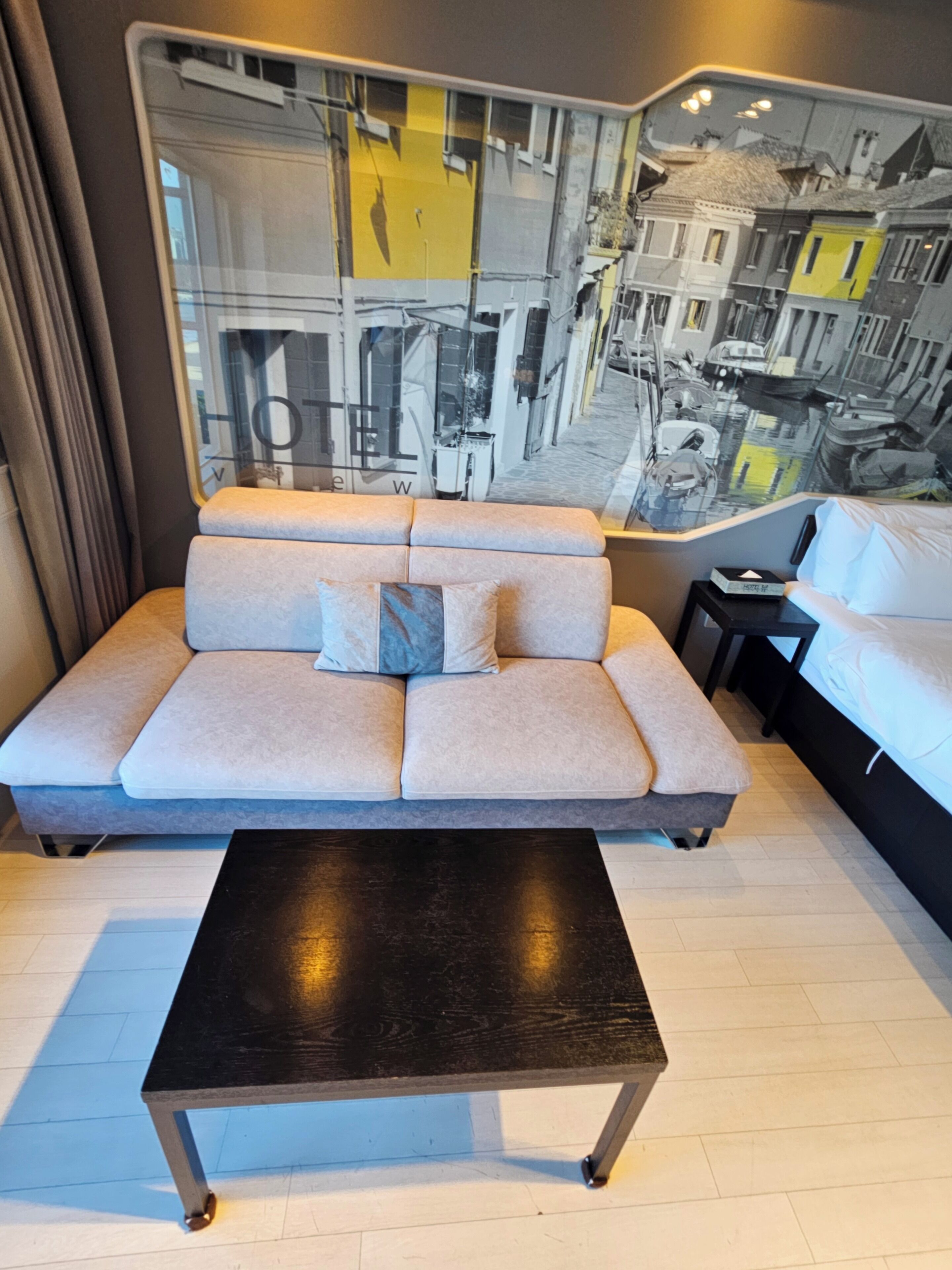 deluxe double room, non smoking, ocean view | premium bedding, down duvets, individually decorated, desk