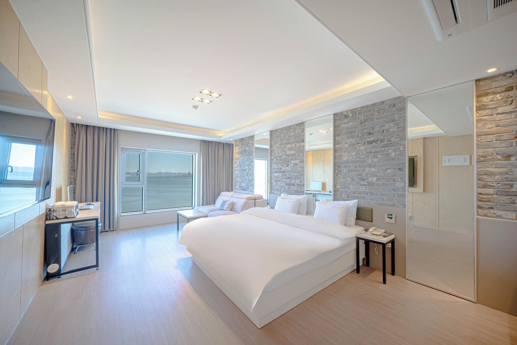 Deluxe Double Room, Non Smoking, Ocean View | Premium bedding, down comforters, individually decorated, desk