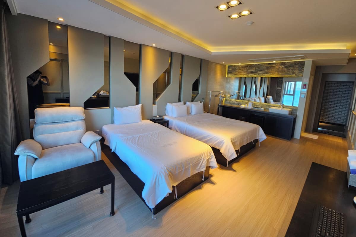 Premium bedding, down duvets, individually decorated, desk