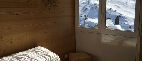 6 bedrooms, travel cot, WiFi