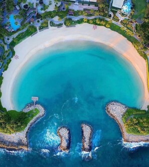 In Strandnähe, Liegestühle, Strandtücher