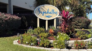 المنطقة المحيطة بالمنشأة