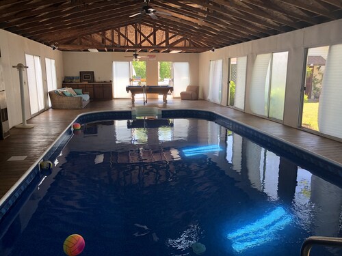 10 min TIECille: viehättävä koti, jossa uima-allas, aurinkoterassi, poreallas jne. ...