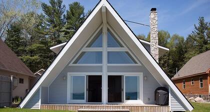 The Winfish House- Steps From Sandy White Beach!!